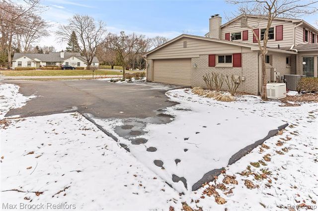 25933 Hersheyvale Drive, Franklin, MI 48025