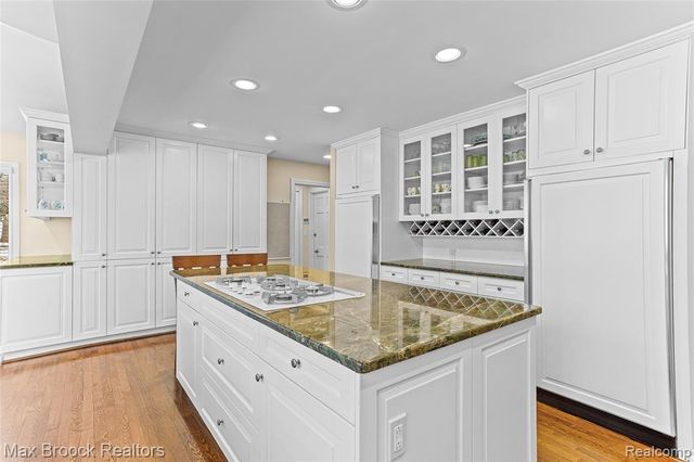 25933 Hersheyvale Drive, Franklin, MI 48025