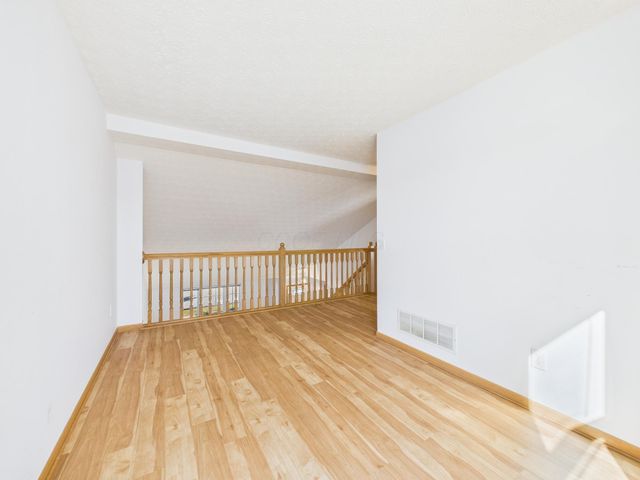 5566 Spring River Avenue, Dublin, OH 43016