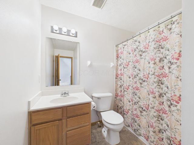 5566 Spring River Avenue, Dublin, OH 43016