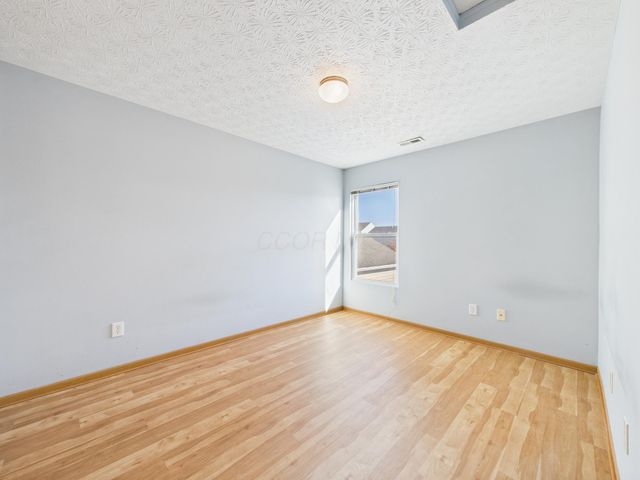 5566 Spring River Avenue, Dublin, OH 43016