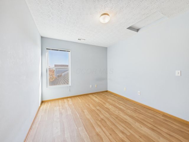 5566 Spring River Avenue, Dublin, OH 43016