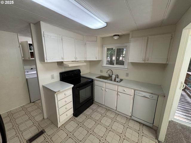 5336 BUCKSKIN BOB, Florence, OR 97439