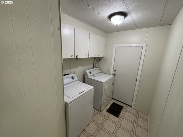 5336 BUCKSKIN BOB, Florence, OR 97439