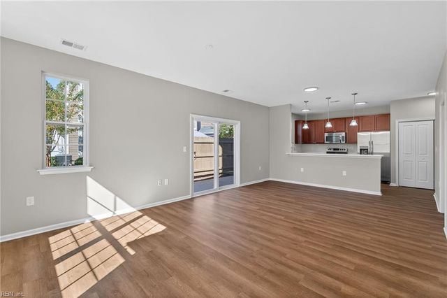 2024 Finchley DR # 385, Chesapeake, VA 23321