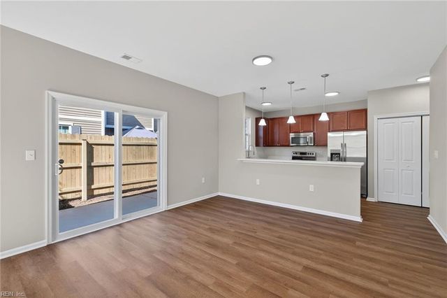 2024 Finchley DR # 385, Chesapeake, VA 23321