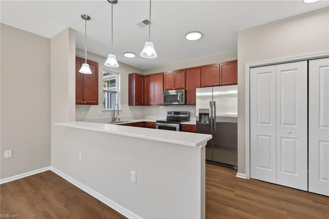 2024 Finchley DR # 385, Chesapeake, VA 23321