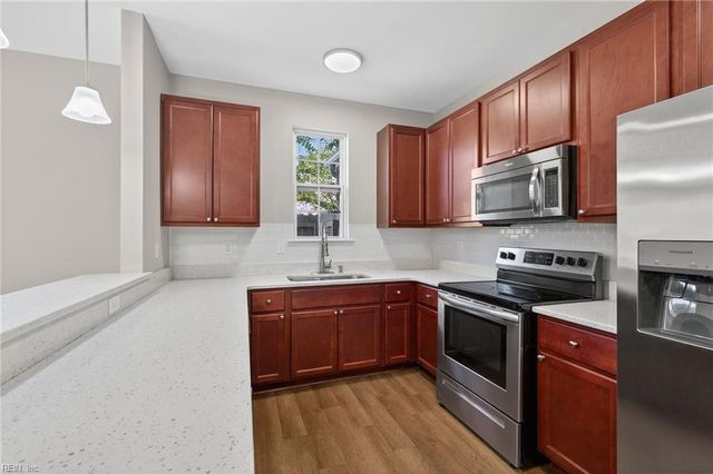 2024 Finchley DR # 385, Chesapeake, VA 23321