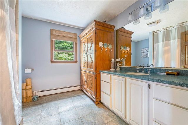 20 Brady Road, Sagamore Beach, MA 02562