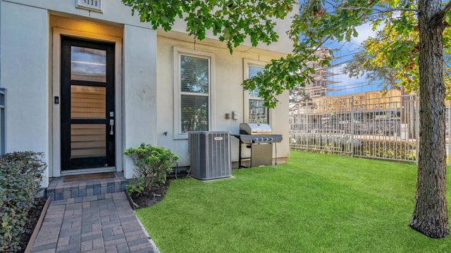 3111 Leeland Street, Houston, TX 77003