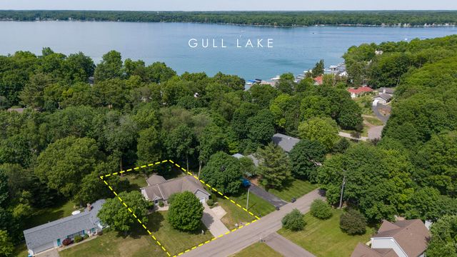 11175 Delmar Avenue, Richland, MI 49083