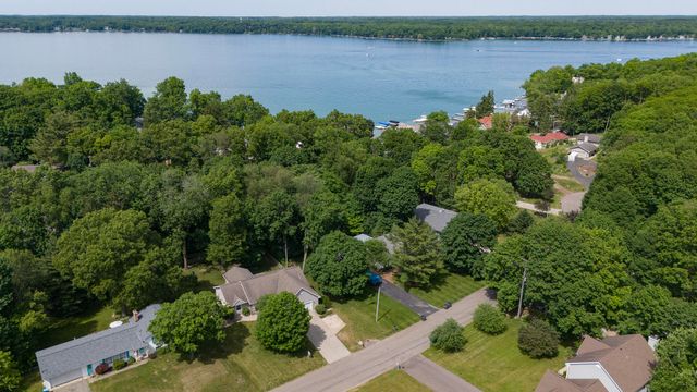 11175 Delmar Avenue, Richland, MI 49083