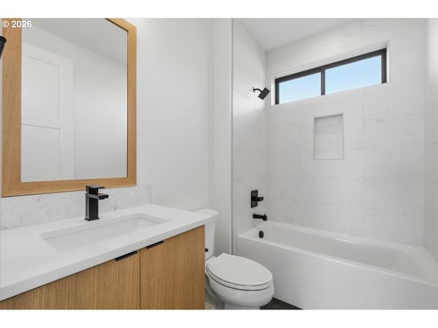 1597 Nw GOODWIN St, Camas, WA 98607