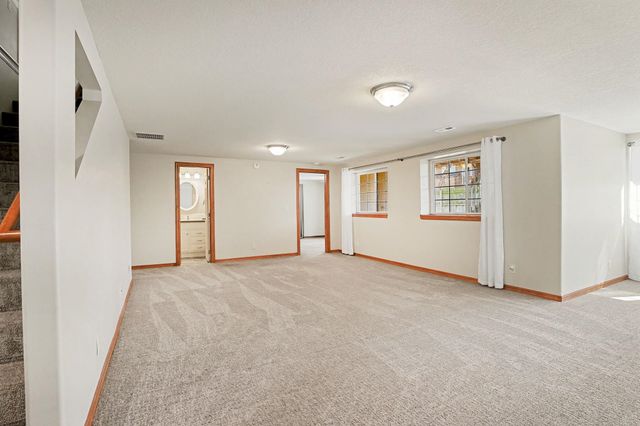 728 N Timberleaf Cir, Derby, KS 67037