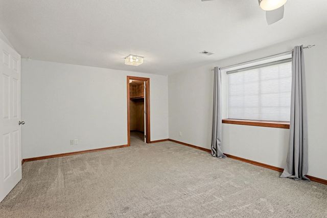 728 N Timberleaf Cir, Derby, KS 67037