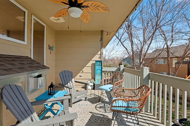 728 N Timberleaf Cir, Derby, KS 67037