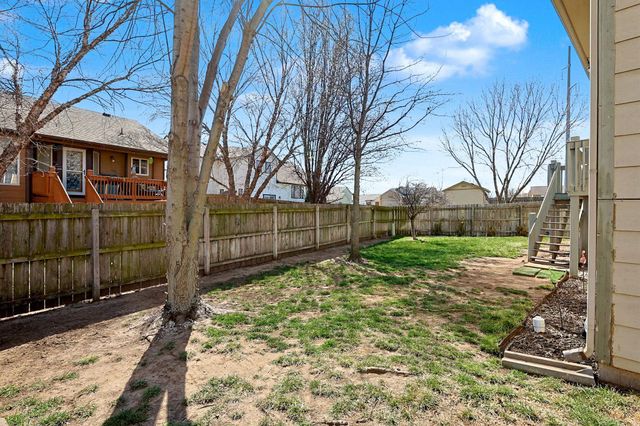 728 N Timberleaf Cir, Derby, KS 67037