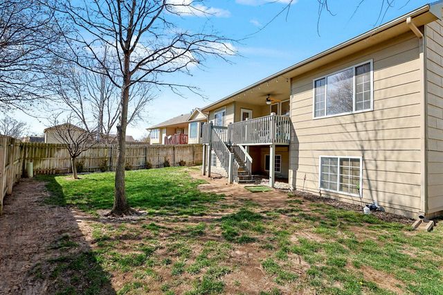 728 N Timberleaf Cir, Derby, KS 67037