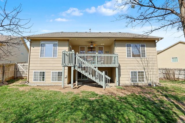 728 N Timberleaf Cir, Derby, KS 67037