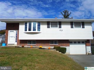 1217 SALISBURY RD, Allentown, PA 18103