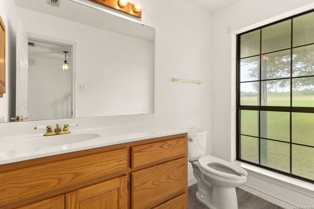 16567 Fm 725, Seguin, TX 78155