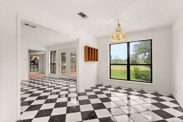 16567 Fm 725, Seguin, TX 78155