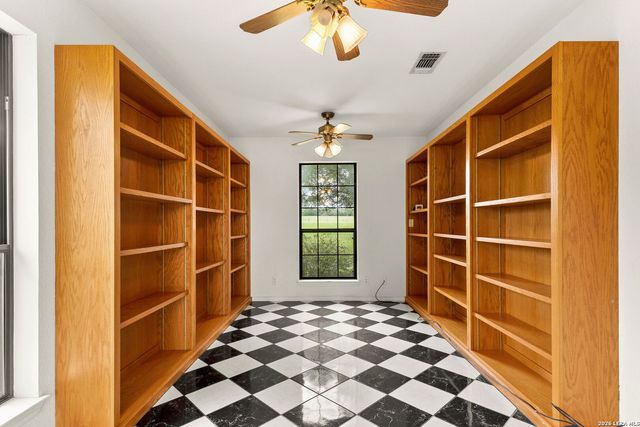 16567 Fm 725, Seguin, TX 78155