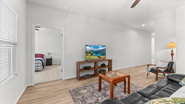 304 Del Monte Drive, Huntsville, TX 77320