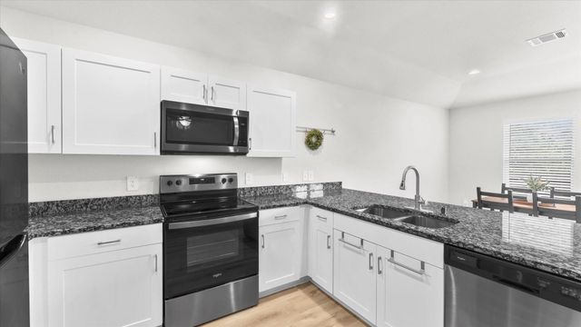 304 Del Monte Drive, Huntsville, TX 77320
