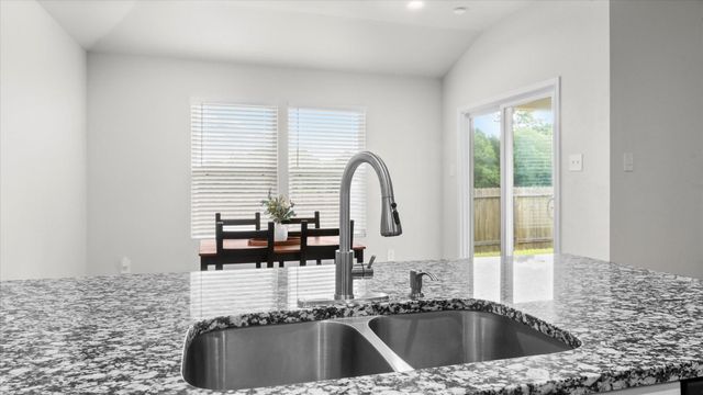 304 Del Monte Drive, Huntsville, TX 77320