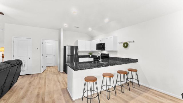 304 Del Monte Drive, Huntsville, TX 77320