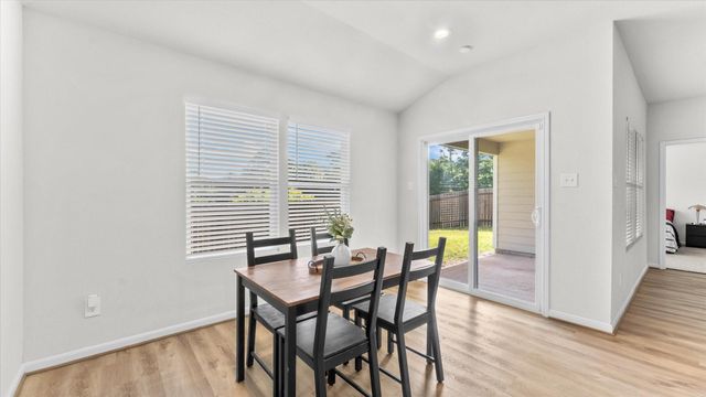 304 Del Monte Drive, Huntsville, TX 77320