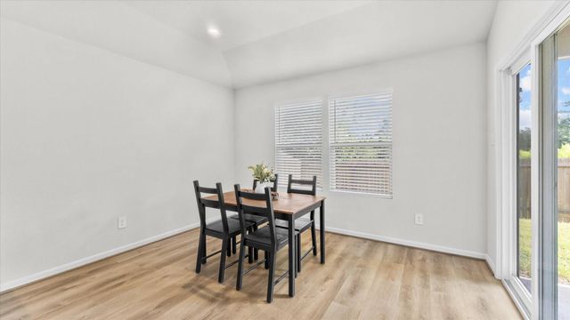 304 Del Monte Drive, Huntsville, TX 77320