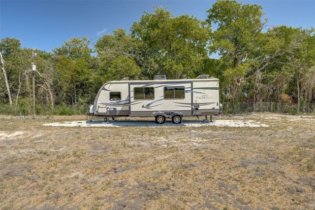 5788 Co Rd 4640, Trenton, TX 75490