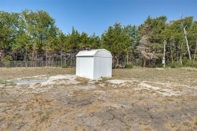 5788 Co Rd 4640, Trenton, TX 75490
