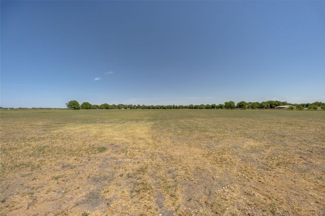 5788 Co Rd 4640, Trenton, TX 75490