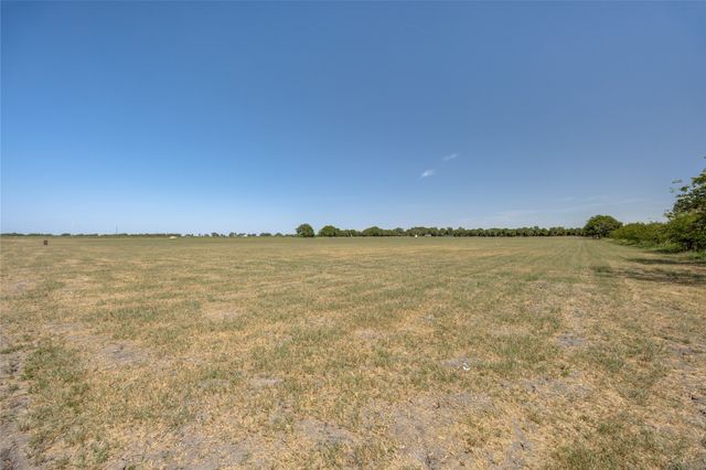 5788 Co Rd 4640, Trenton, TX 75490