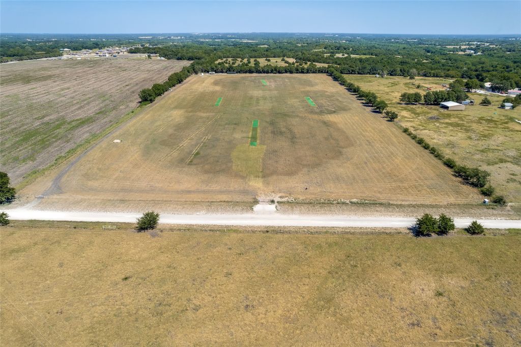 5788 Co Rd 4640, Trenton, TX 75490