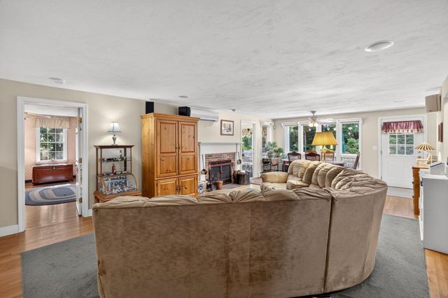 442 Flint St, Barnstable, MA 02648