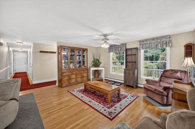 442 Flint St, Barnstable, MA 02648