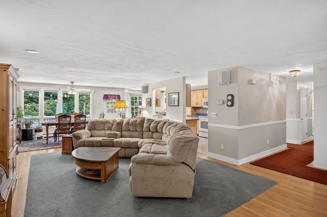 442 Flint St, Barnstable, MA 02648