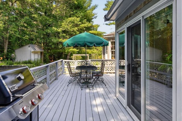 442 Flint St, Barnstable, MA 02648