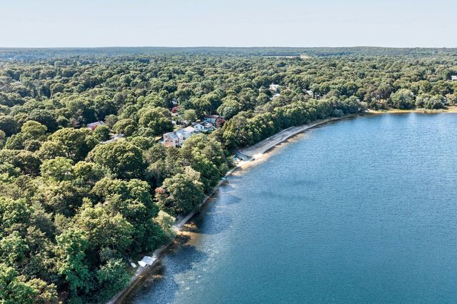 442 Flint St, Barnstable, MA 02648