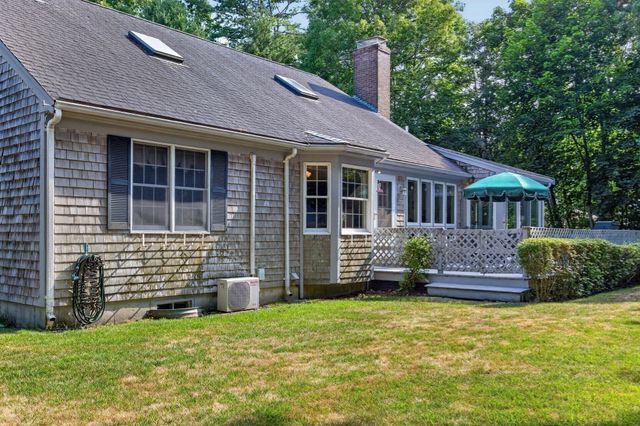 442 Flint St, Barnstable, MA 02648