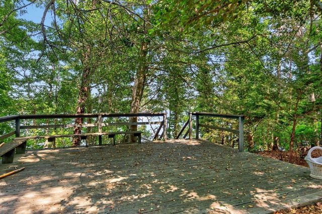 442 Flint St, Barnstable, MA 02648