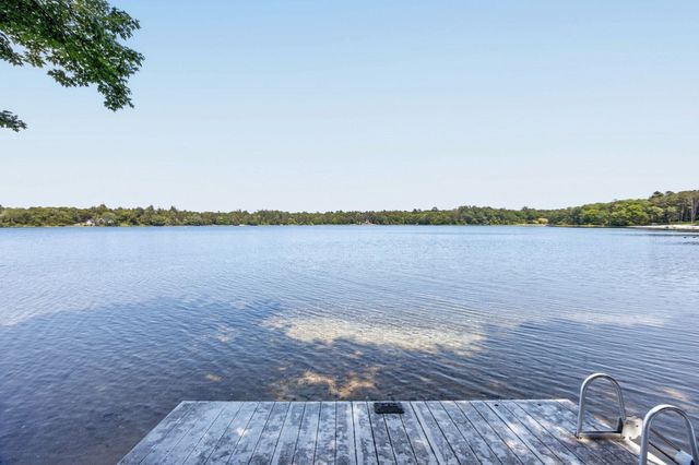 442 Flint St, Barnstable, MA 02648