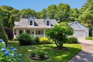 442 Flint St, Barnstable, MA 02648