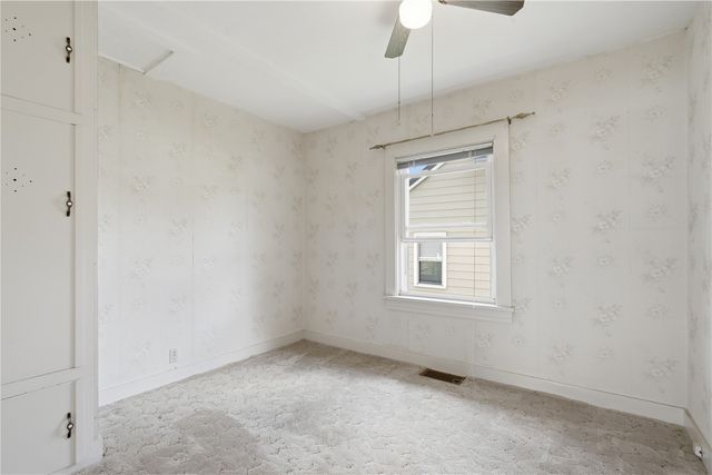 130 29th Avenue SW, Cedar Rapids, IA 52404