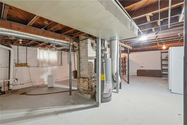 130 29th Avenue SW, Cedar Rapids, IA 52404