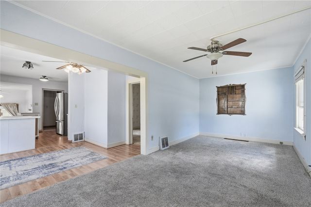 130 29th Avenue SW, Cedar Rapids, IA 52404